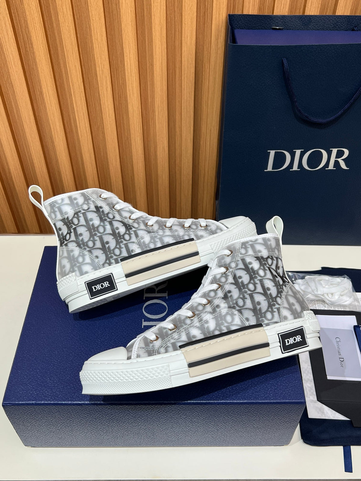 Dior