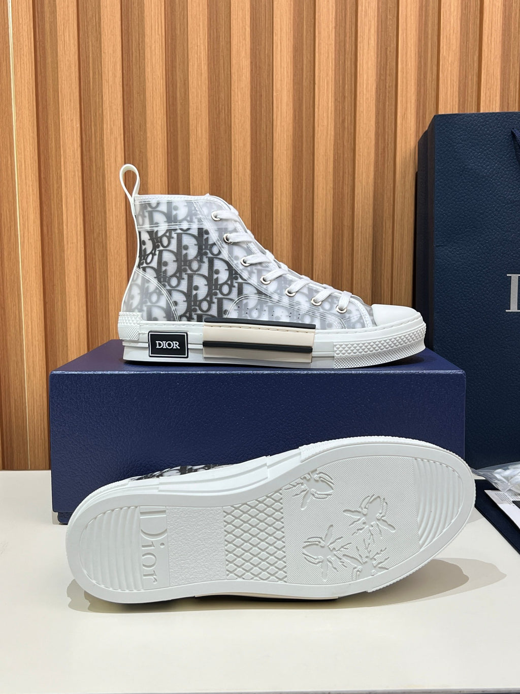 Dior