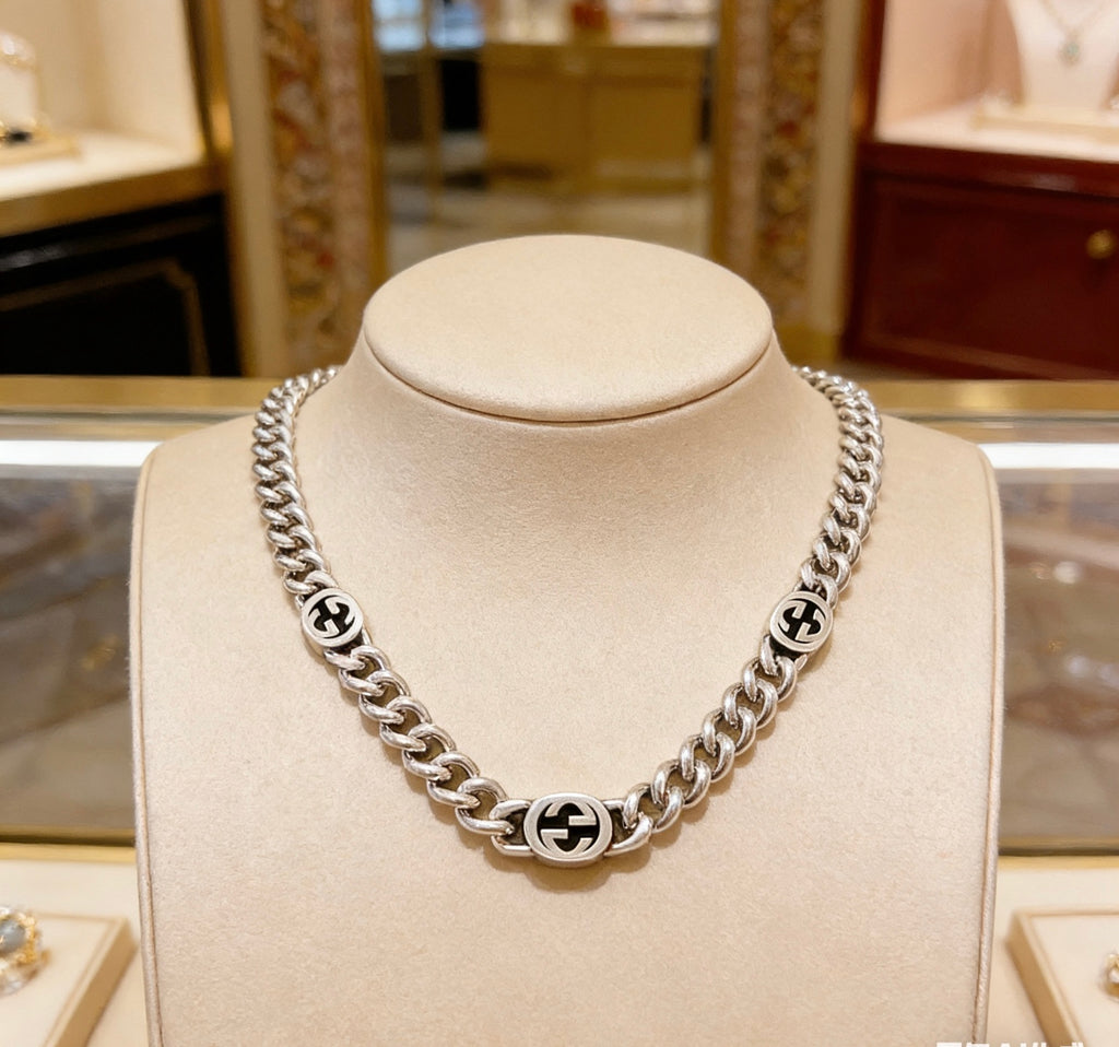 Gucci G Chunky Chain Necklace