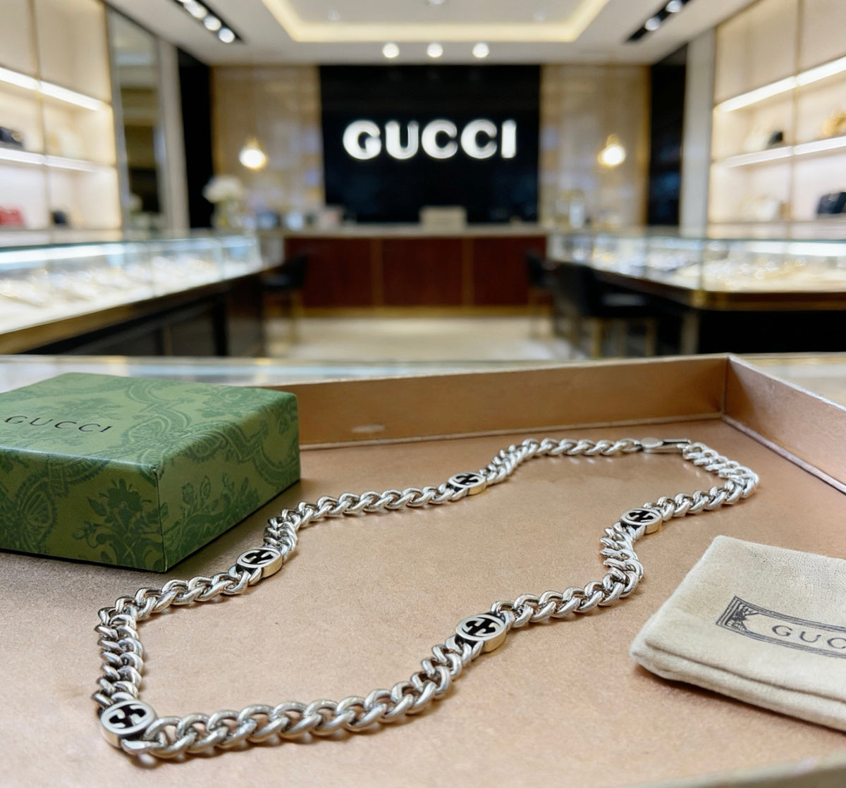 Gucci G Chunky Chain Necklace