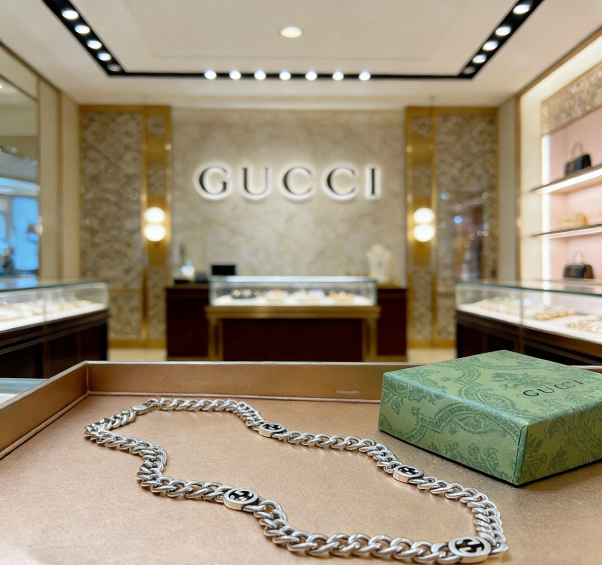 Gucci G Chunky Chain Necklace